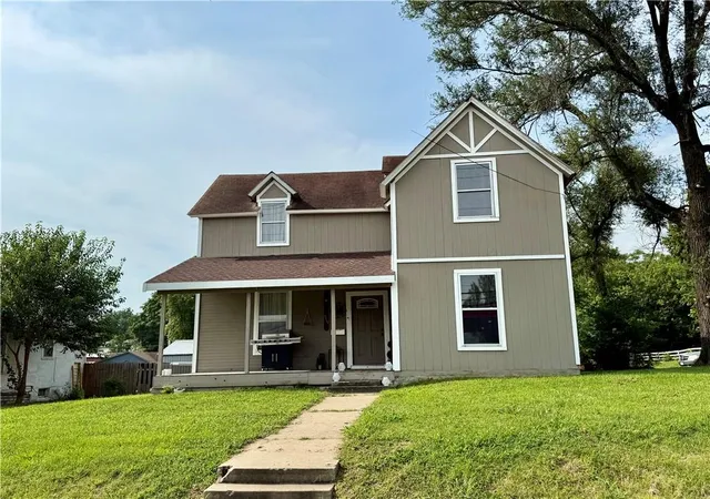 Photo 1 of Sale Pending at 419 W Main St, Richmond, MO 64085 | MLS# 2567408 | Listing updated on 2026-10-02