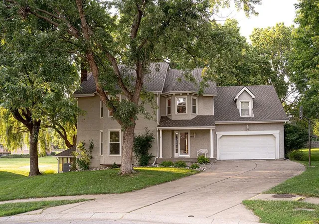Photo 3 of Single family home for sale at 4308 61st Ct, Kansas City, MO 64119 | MLS# 2568430 | Listing updated on 2025-11-21