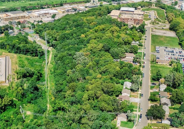 4th image of 155 S Cherokee St, Kansas City, KS 66103 | MLS# 2569037