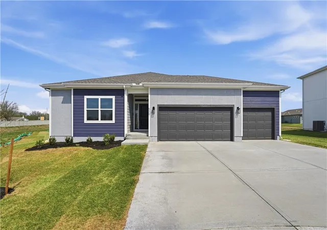 Homes for sale in Blue Springs, MO | 509 Sw Newport Dr, Blue Springs, MO 64014 | MLS# 2569937