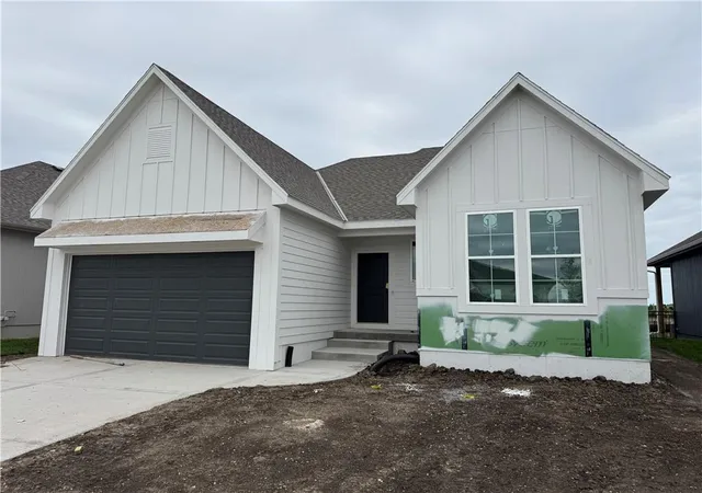 2nd image of 17168 W 168th Pl, Olathe, KS 66062 | MLS# 2570225
