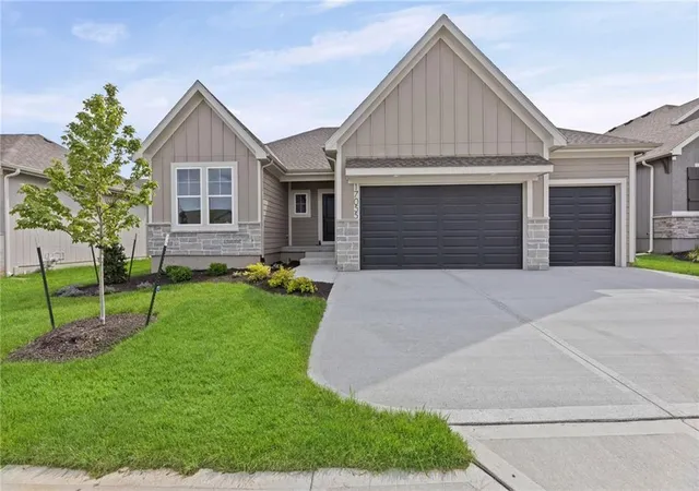 2nd image of 17055 W 168th Pl, Olathe, KS 66062 | MLS# 2570229