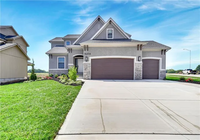 Photo 1 of Single family home for sale at 16204 S Twilight Ln, Olathe, KS 66062 | MLS# 2570297 | Listing updated on 2026-10-22