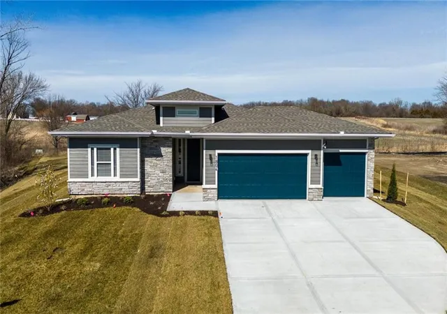 Photo 2 of Single family home for sale at 1804 Halls Creek Dr, Raymore, MO 64083 | MLS# 2571228 | Listing updated on 2026-10-07
