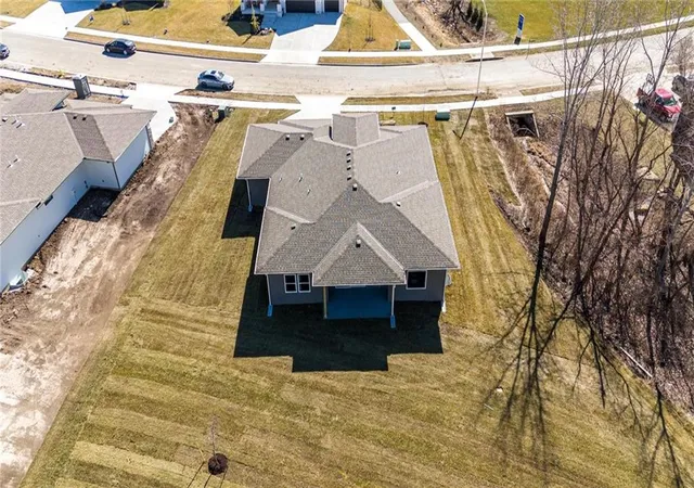 Homes for sale in Raymore, MO | 1804 Halls Creek Dr, Raymore, MO 64083 | MLS# 2571228
