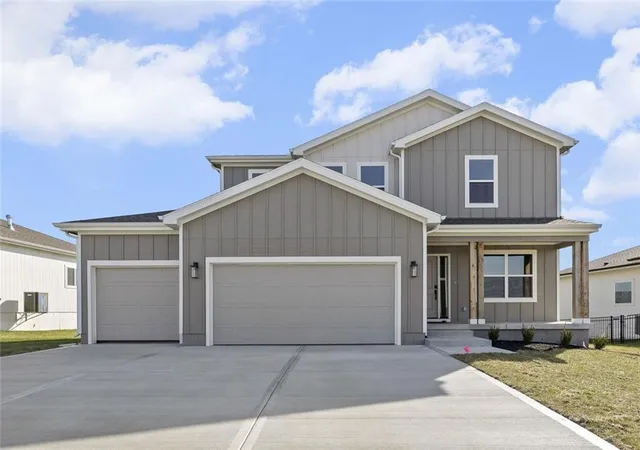 1st image of 18637 W 193rd St, Spring Hill, KS 66083 | MLS# 2571404