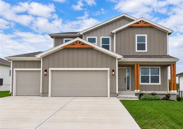 Photo 1 of Single family home for sale at 18637 W 193rd Street, Spring Hill, KS 66083 | MLS# 2571404 | Listing updated on 2026-10-28