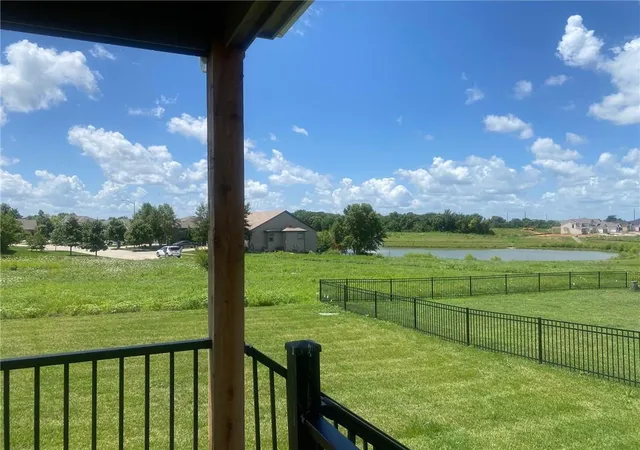 2nd image of 18637 W 193rd St, Spring Hill, KS 66083 | MLS# 2571404