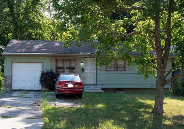 1st image of 8217 Flora Ave, Kansas City, MO 64131 | MLS# 2571725