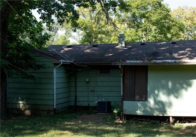 2nd image of 8217 Flora Ave, Kansas City, MO 64131 | MLS# 2571725