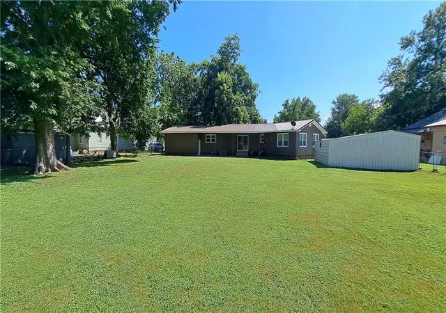 Photo 25 of Single family home for sale at 805 Walnut St, Chetopa, KS 67336 | MLS# 2571986 | Listing updated on 2026-10-07