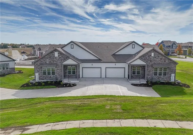 Photo 3 of Single family home for sale at 115 S Diane Dr, Olathe, KS 66061 | MLS# 2574627 | Listing updated on 2026-09-28