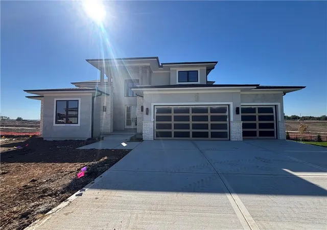 Photo 1 of Single family home for sale at 9719 W 176th Terrace, Overland Park, KS 66221 | MLS# 2574859 | Listing updated on 2026-10-13