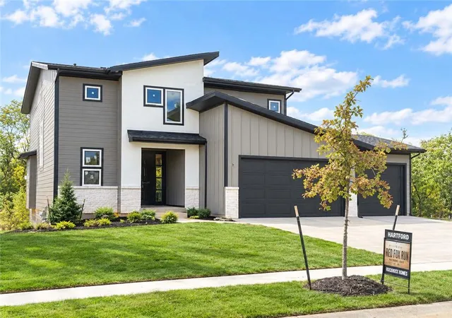 Photo 1 of Single family home for sale at 17800 Rainbow Blvd, Stilwell, KS 66085 | MLS# 2575625 | Listing updated on 2026-10-27