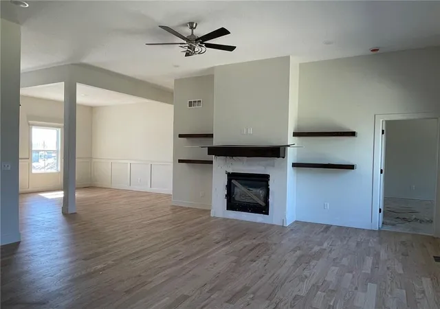3rd image of 504 Blackhawke Dr, Smithville, MO 64089 | MLS# 2575631