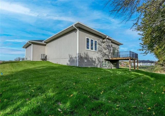 32nd image of 3916 Sw Flintrock Dr, Lee's Summit, MO 64082 | MLS# 2575707
