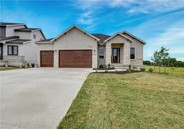 1st image of 15260 W 161st Ct, Olathe, KS 66062 | MLS# 2575832