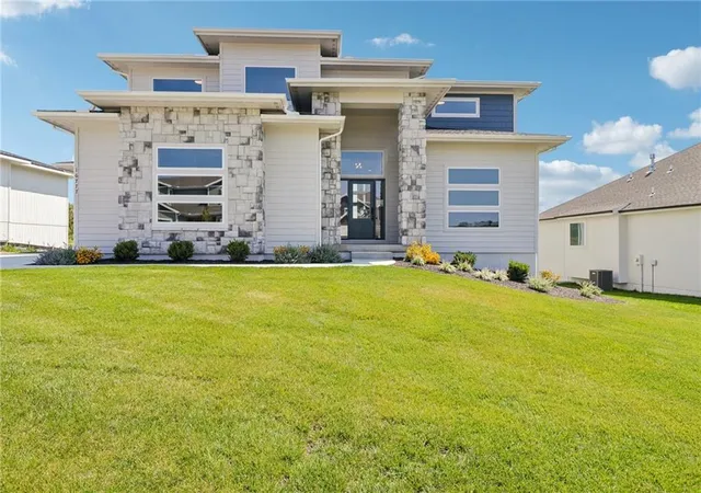 1st image of 16777 S Twilight Ln, Olathe, KS 66062 | MLS# 2575967