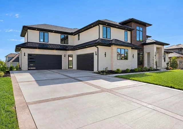 Photo 3 of Single family home for sale at 17325 Larsen St W, Overland Park, KS 66221 | MLS# 2576004 | Listing updated on 2026-10-08