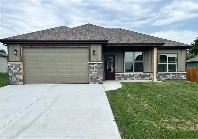 2nd image of 810 Timberline Dr, Cameron, MO 64429 | MLS# 2576081