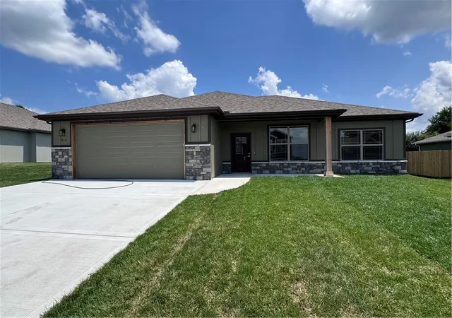 Photo 4 of Single family home for sale at 810 Timberline Dr, Cameron, MO 64429 | MLS# 2576081 | Listing updated on 2026-08-14