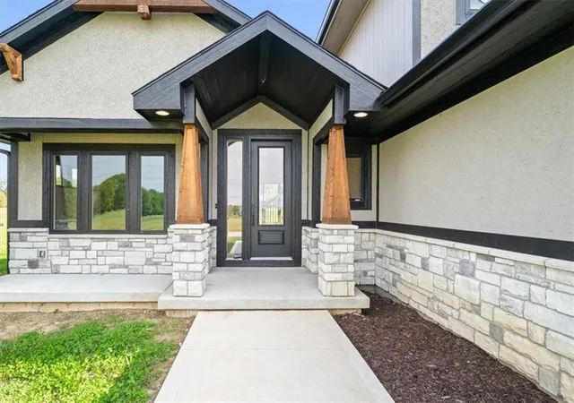 4th image of 13507 Woodland Ranch Dr, Lees Summit, MO 64086 | MLS# 2576495