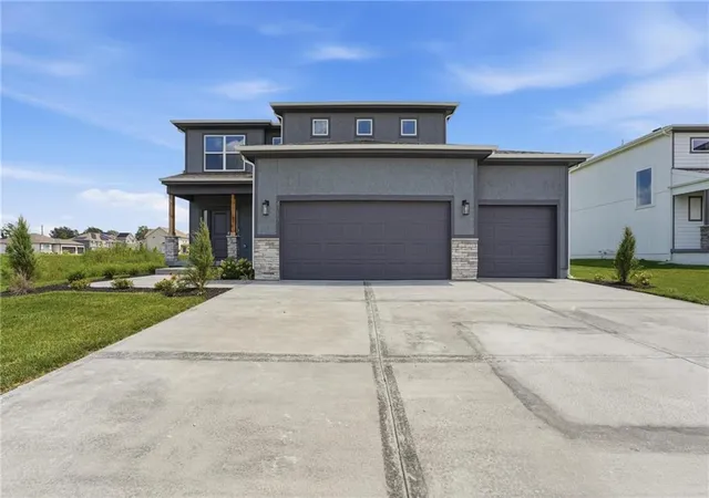 Photo 1 of Single family home for sale at 4712 Sw 6th Terrace, Blue Springs, MO 64014 | MLS# 2576787 | Listing updated on 2026-10-06