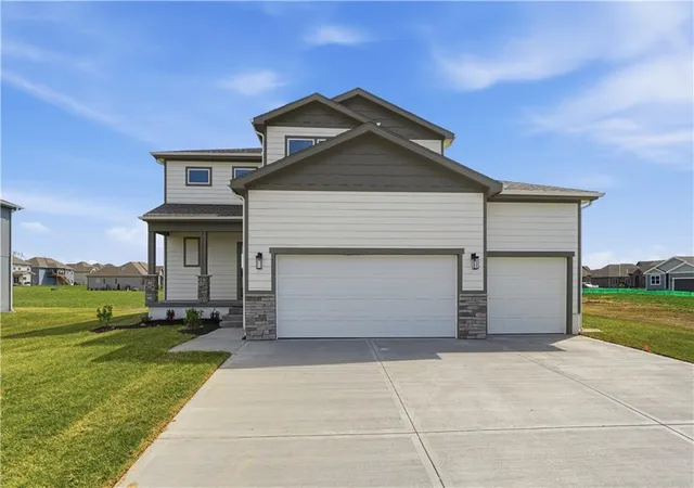 Homes for sale in Blue Springs, MO | 4716 Sw 6th Ter, Blue Springs, MO 64014 | MLS# 2576796