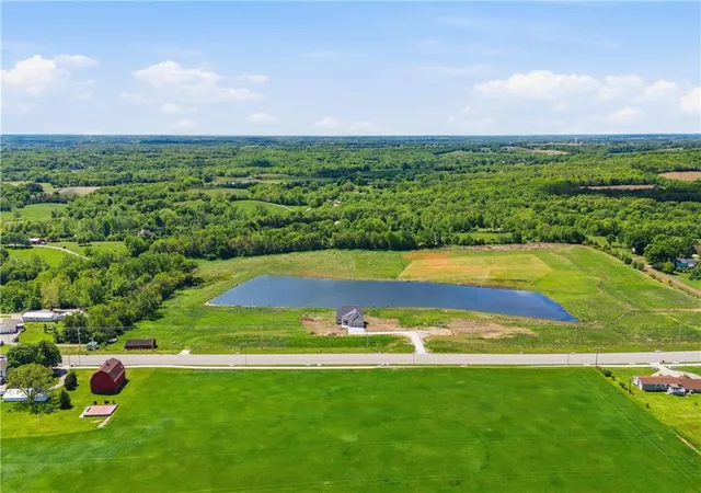 Homes for sale in Lansing, KS | 16055 W Eisenhower Rd, Lansing, KS 66043 | MLS# 2576938