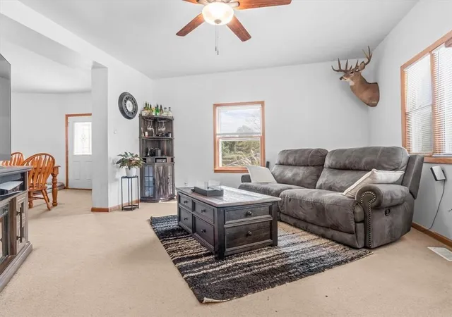 3rd image of 3419 Seneca St, Saint Joseph, MO 64507 | MLS# 2576991