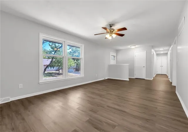Photo 3 of Single family home for sale at 1300 Ne Browning Ln, Lees Summit, MO 64086 | MLS# 2577033 | Listing updated on 2026-10-27