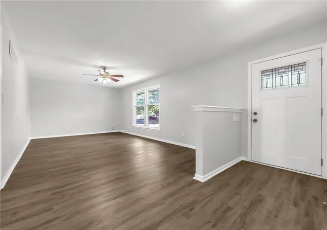 Photo 4 of Single family home for sale at 1300 Ne Browning Ln, Lees Summit, MO 64086 | MLS# 2577033 | Listing updated on 2026-10-27