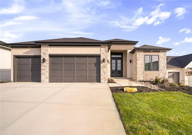 Photo 1 of Single family home for sale at 11233 S Sunray Dr, Olathe, KS 66061 | MLS# 2577071 | Listing updated on 2026-06-18
