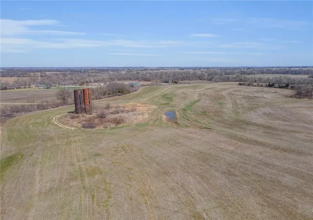 8th image of 9256 Acres Garner Rd, Richmond, MO 64085 | MLS# 2577422