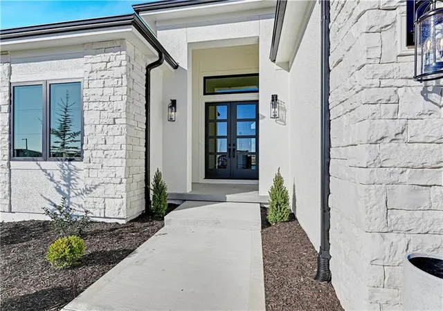 Photo 3 of Single family home for sale at 16220 S Twilight Ln, Olathe, KS 66062 | MLS# 2577936 | Listing updated on 2026-10-22