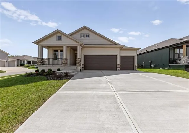 Single family home for sale at 31401 W 85th Terrace, De Soto, KS 66018 | MLS# 2578005