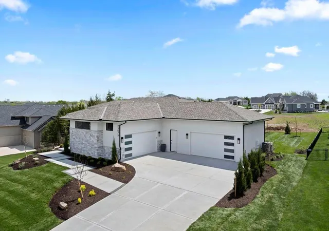 Photo 4 of Single family home for sale at 13719 Alhambra St, Leawood, KS 66224 | MLS# 2578010 | Listing updated on 2026-07-24