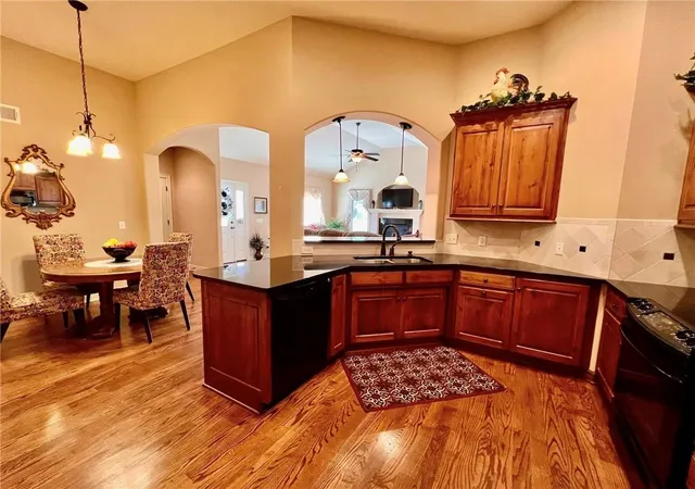 4th image of 4149 Ne Chapel Manor Dr, Lee's Summit, MO 64064 | MLS# 2578213