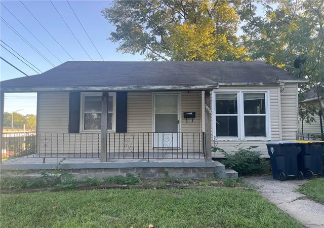Photo 1 of Sale Pending at 1025 E 84th Terrace, Kansas City, MO 64131 | MLS# 2578514 | Listing updated on 2026-10-02