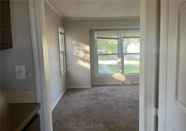 Photo 2 of Sale Pending at 1025 E 84th Terrace, Kansas City, MO 64131 | MLS# 2578514 | Listing updated on 2026-10-02