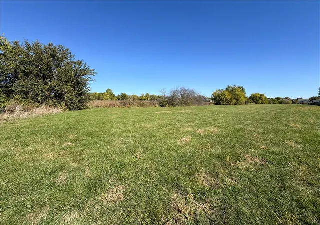 5th image of 901 Lucy Webb Rd, Raymore, MO 64083 | MLS# 2578787