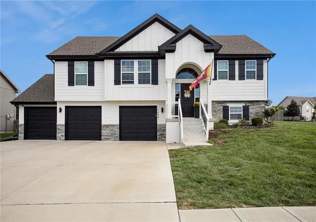 Homes for sale in Kearney, MO | 1000 W 10th Ave, Kearney, MO 64060 | MLS# 2579422
