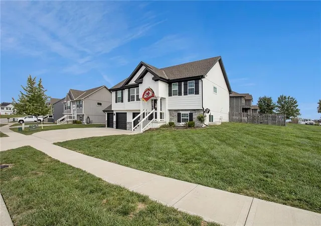 Homes for sale in Kearney, MO | 1000 W 10Th Ave, Kearney, MO 64060 | MLS# 2579422