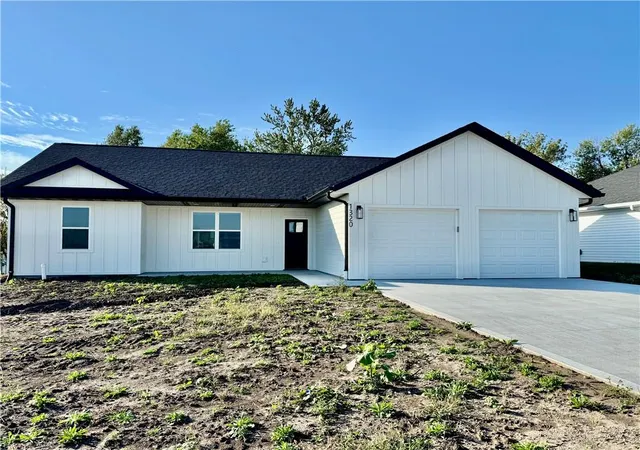 1st image of 1320 W 19th St, Maryville, MO 64468 | MLS# 2579544