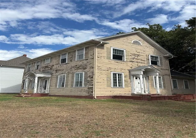 Photo 3 of Single family home for sale at 218 S 16th Street, Parsons, KS 67357 | MLS# 2579910 | Listing updated on 2026-05-06