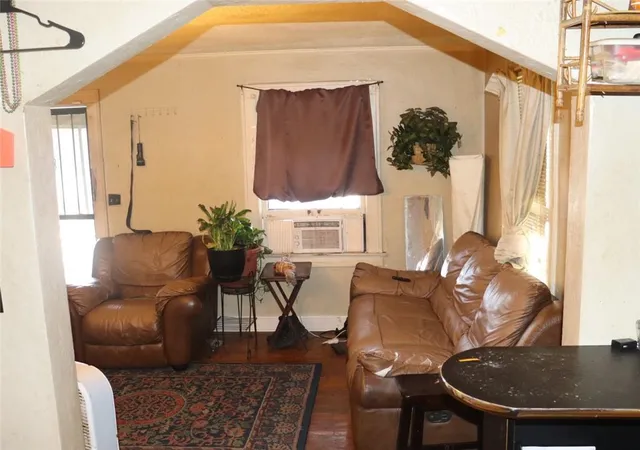 3rd image of 4280 E 62Nd St, Kansas City, MO 64130 | MLS# 2581363