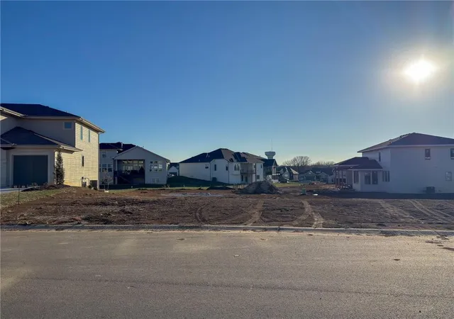 Homes for sale in Lenexa, KS | 21925 W 99Th Ter, Lenexa, KS 66220 | MLS# 2581701