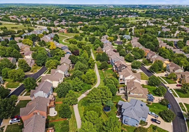 Homes for sale in Lenexa, KS | 21925 W 99th Ter, Lenexa, KS 66220 | MLS# 2581701