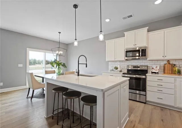 2nd image of 119 Nw Mulberry Ct, Blue Springs, MO 64014 | MLS# 2581705