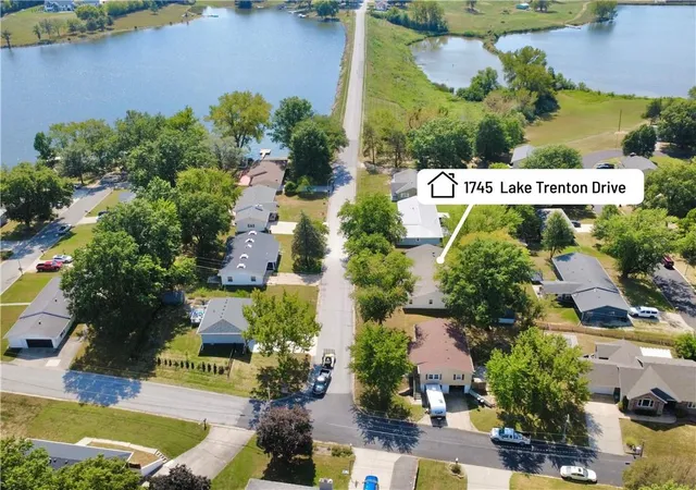 Photo 2 of Single family home for sale at 1745 Lake Trenton Dr, Trenton, MO 64683 | MLS# 2581789 | Listing updated on 2026-10-07